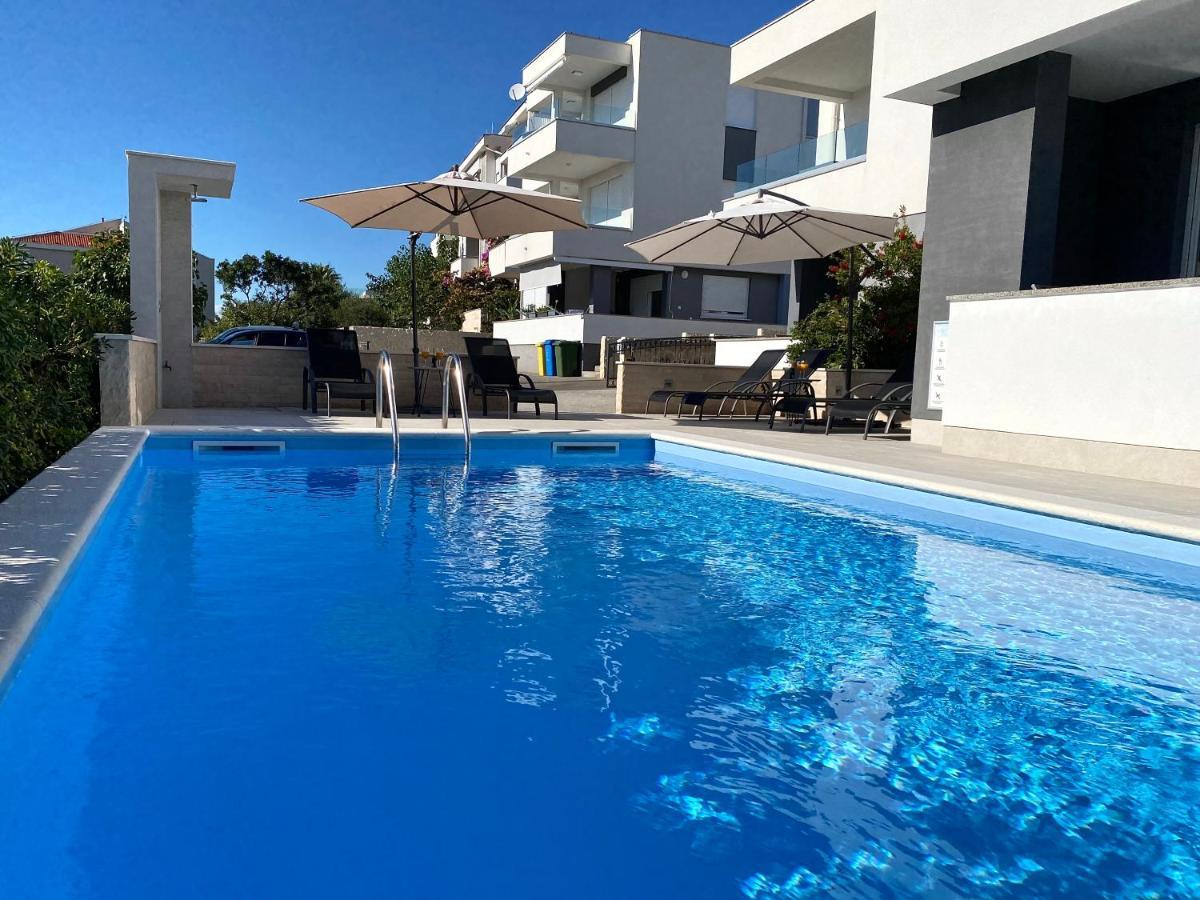 Fantasy Pool Villa Novalja Exterior photo