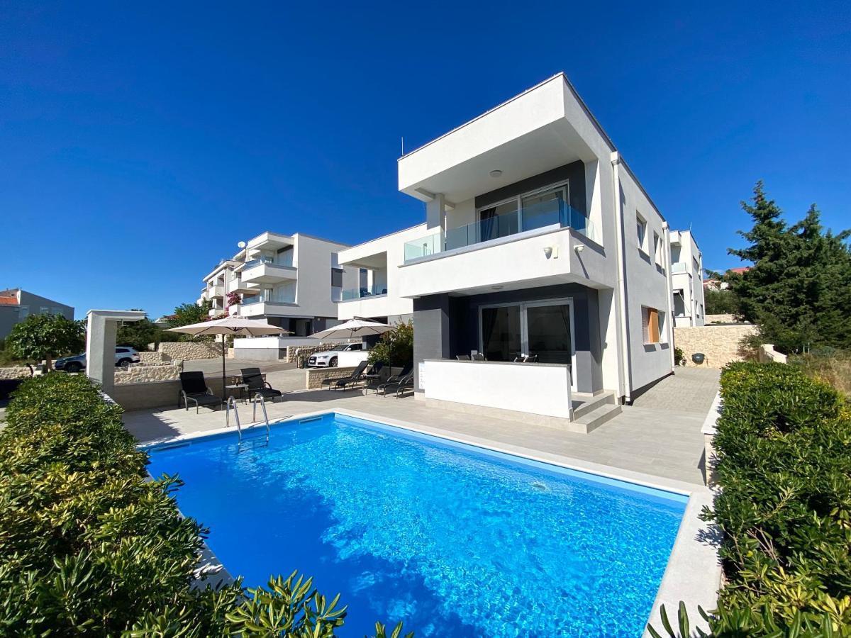 Fantasy Pool Villa Novalja Exterior photo